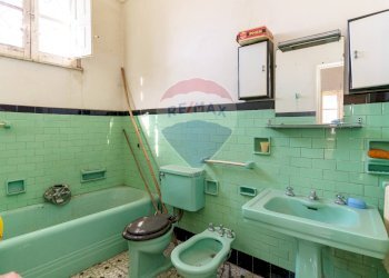 Bagno - Casa semi indipendente Via Vincenzo Scafiti
 
4, Bronte - foto 34