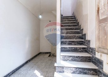 Scale - Casa semi indipendente Via Vincenzo Scafiti
 
4, Bronte - foto 42