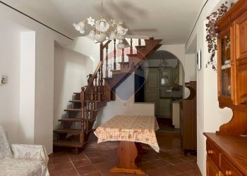 Scale - Casa indipendente via Cadorna
 
40, Francavilla di Sicilia - foto 9