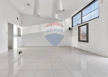 Stanza vuota - Locale Commerciale Via Umbria
 
20, Pieve Emanuele - foto 8