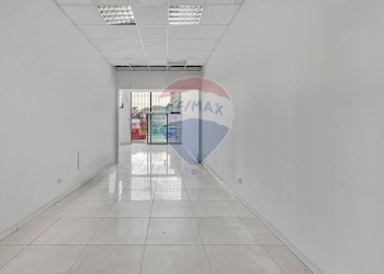 Stanza vuota - Locale Commerciale Via Umbria
 
20, Pieve Emanuele - foto 12