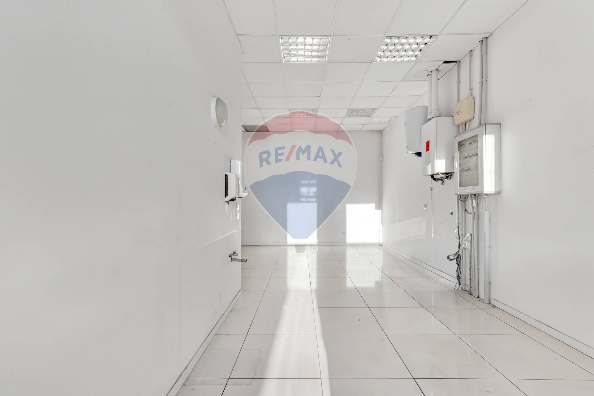 Locale - Commercial Premises Via Umbria
20, Pieve Emanuele - photo 2