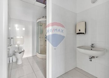 Bagno - Commercial Premises Via Umbria
 
20, Pieve Emanuele - photo 6