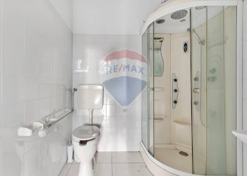 Bagno - Commercial Premises Via Umbria
 
20, Pieve Emanuele - photo 8