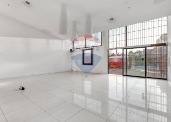 Locale - Commercial Premises Via Umbria
 
20, Pieve Emanuele - photo 11
