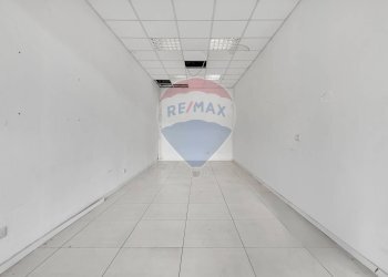 Locale - Commercial Premises Via Umbria
 
20, Pieve Emanuele - photo 14