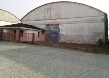 Edificio all\'aperto - Capannone Casalmaggiore - foto 1