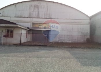 Edificio all\'aperto - Capannone Casalmaggiore - foto 2