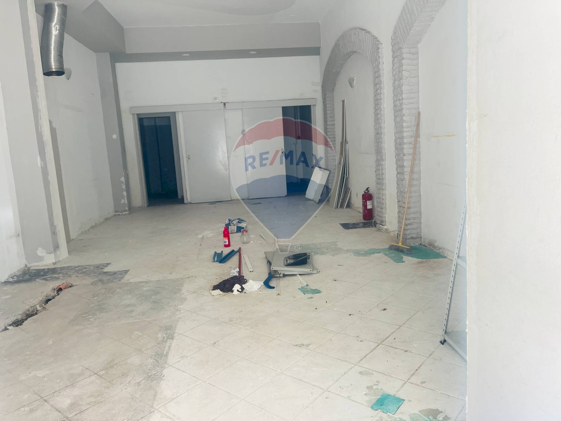 Stanza vuota - Locale Commerciale corso Regina Elena
25, Modica - foto 3