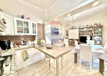 Cucina - Trilocale VIALE EUROPA
 
9, Calvizzano - foto 3