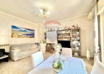 Sala da pranzo - Trilocale VIALE EUROPA
 
9, Calvizzano - foto 4
