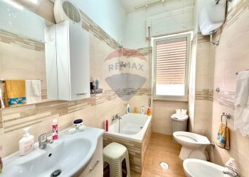 Bagno - Trilocale VIALE EUROPA
 
9, Calvizzano - foto 12