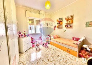 Camera / camera da letto - Trilocale VIALE EUROPA
 
9, Calvizzano - foto 15