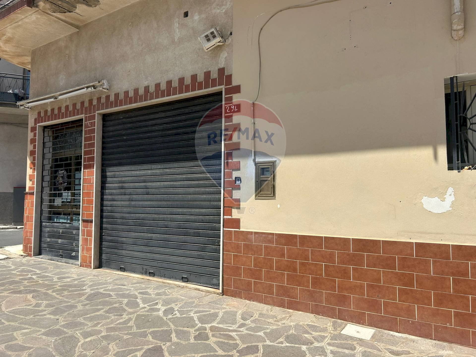 Edificio all\'aperto - Locale Commerciale PRINCIPE UMBERTO VIA DELLE CAPRE, Partinico - foto 1