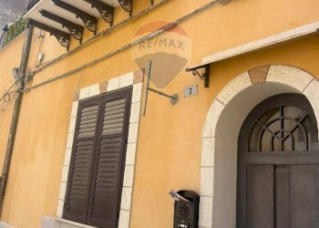 Edificio all\'aperto - Appartamento VIA TAROLLO
 
1-3, Partinico - foto 1