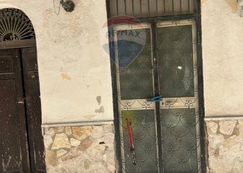 Edificio all\'aperto - Commercial Premises CAPO D'ACQUA
 
7-9, Partinico - photo 3