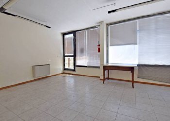 Interno non residenziale - Negozio via del Rinchiuso, 2, Mondovì - foto 2