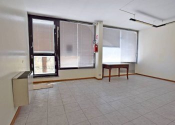Interno non residenziale - Negozio via del Rinchiuso, 2, Mondovì - foto 6