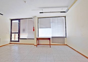 Interno non residenziale - Negozio via del Rinchiuso, 2, Mondovì - foto 10