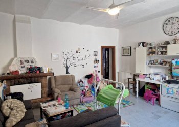 Camera da letto - Casa indipendente via C. Merlotti, 2, Solbiate Arno - foto 4