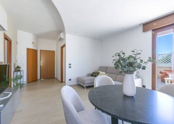 Salone - Trilocale via dei Garofani, 4, Nettuno - foto 5