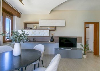 Salone - Trilocale via dei Garofani, 4, Nettuno - foto 8