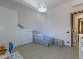 Camera da letto - Three-room apartment via dei Garofani, 4, Nettuno - photo 17