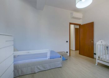 Camera da letto - Three-room apartment via dei Garofani, 4, Nettuno - photo 18