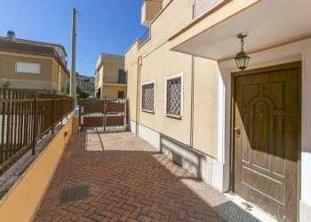 Cortile interno - Trilocale via dei Garofani, 4, Nettuno - foto 40