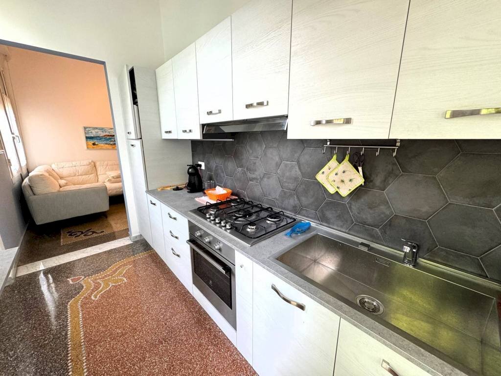 Cucina - Quadrilocale via L. Gimelli, Santa Margherita Ligure - foto 2