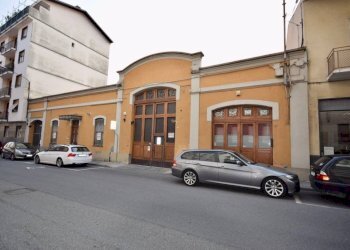 Facciata - Shop via Eugenio Bona, 9, Biella - photo 4