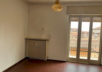 Appartamento Via Roberto d'Azeglio, 19, Busca - foto 1