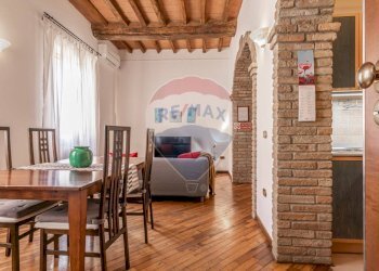 Bilocale via Rua Muro, 52 
 Centro storico, Modena (zona Centro Storico) - foto 1