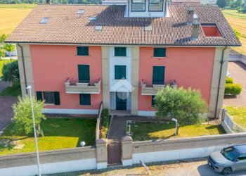 Four-room apartment Via peschiera, Castelnovo di Sotto - photo 6