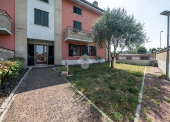 Four-room apartment Via peschiera, Castelnovo di Sotto - photo 4
