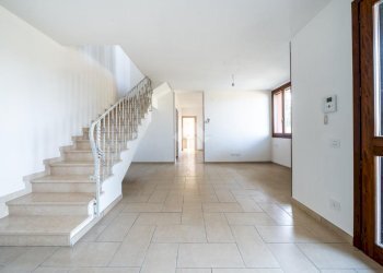 Four-room apartment Via peschiera, Castelnovo di Sotto - photo 8