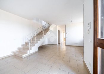 Four-room apartment Via peschiera, Castelnovo di Sotto - photo 12