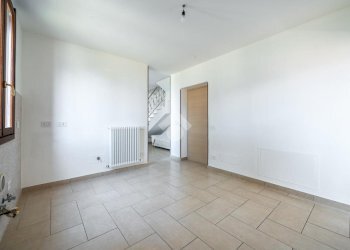 Four-room apartment Via peschiera, Castelnovo di Sotto - photo 13