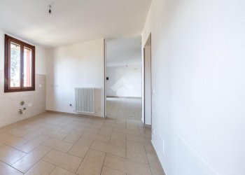 Four-room apartment Via peschiera, Castelnovo di Sotto - photo 16