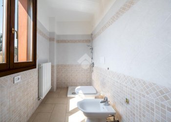 Four-room apartment Via peschiera, Castelnovo di Sotto - photo 19