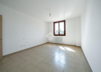 Four-room apartment Via peschiera, Castelnovo di Sotto - photo 22