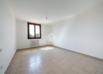 Four-room apartment Via peschiera, Castelnovo di Sotto - photo 25