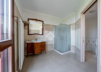 Four-room apartment Via peschiera, Castelnovo di Sotto - photo 26