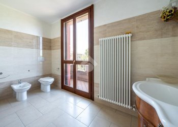 Four-room apartment Via peschiera, Castelnovo di Sotto - photo 27