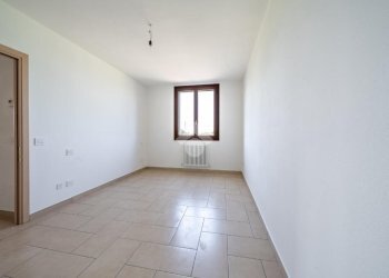 Four-room apartment Via peschiera, Castelnovo di Sotto - photo 29