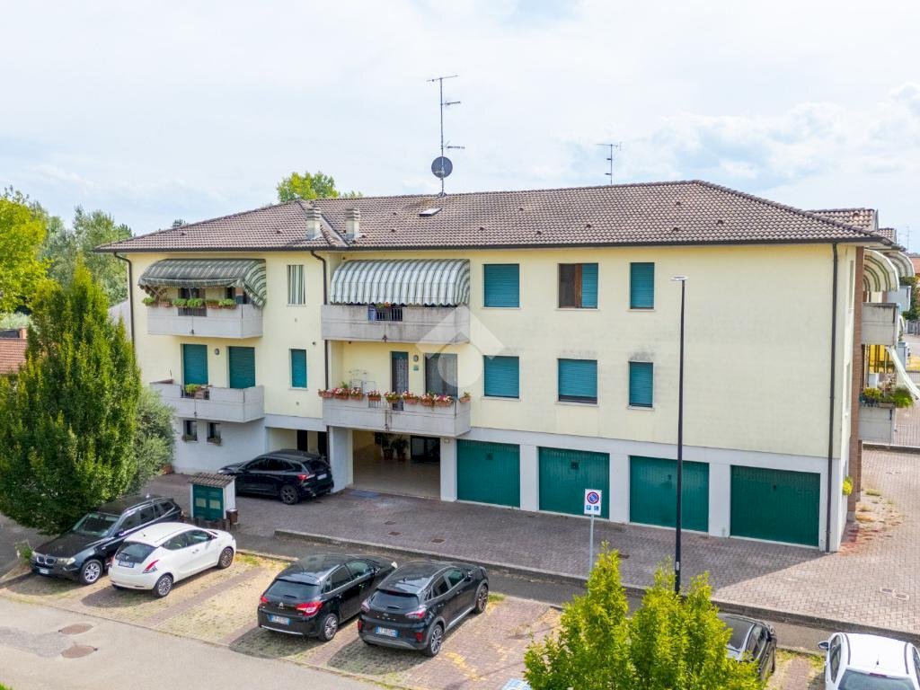 Bilocale Via Benamati G. B., Guastalla - foto 1