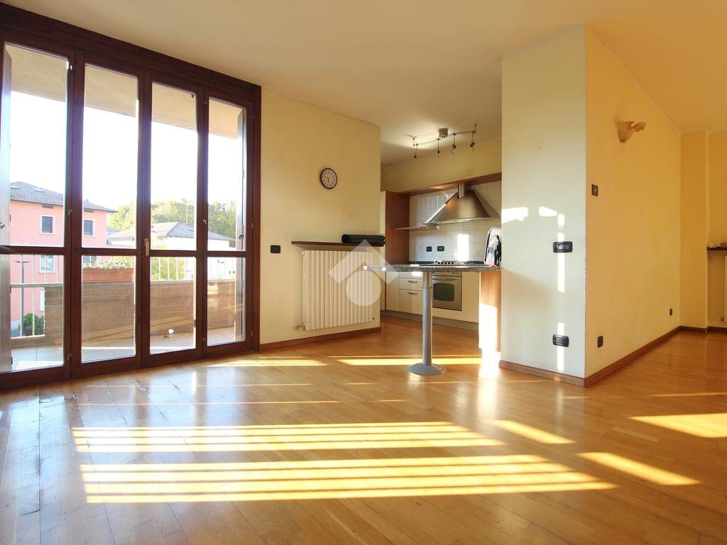 Trilocale Piazza XXV Aprile, Cadelbosco di Sopra - foto 1