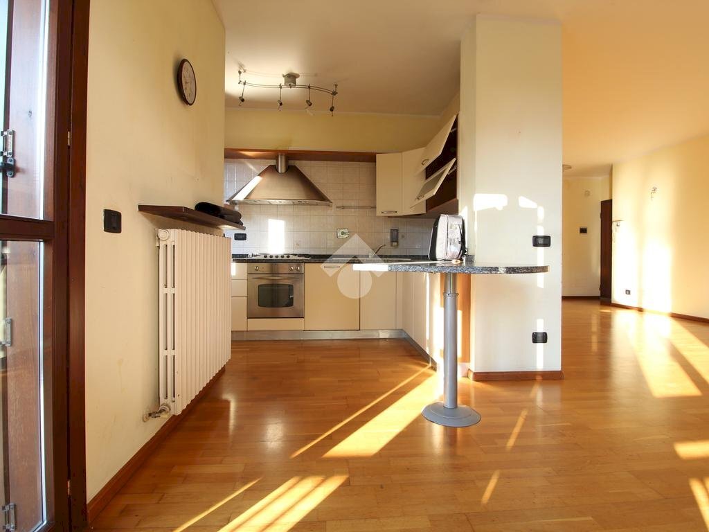 Trilocale Piazza XXV Aprile, Cadelbosco di Sopra - foto 2