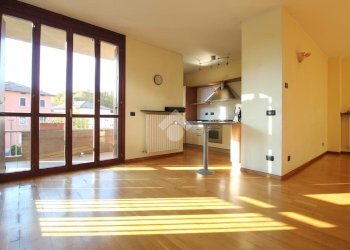 Trilocale Piazza XXV Aprile, Cadelbosco di Sopra - foto 1