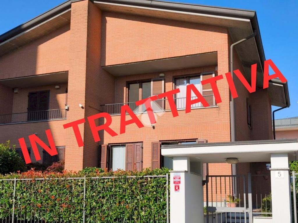 Portion of a house Via Torquato Tasso, Cormano - photo 1